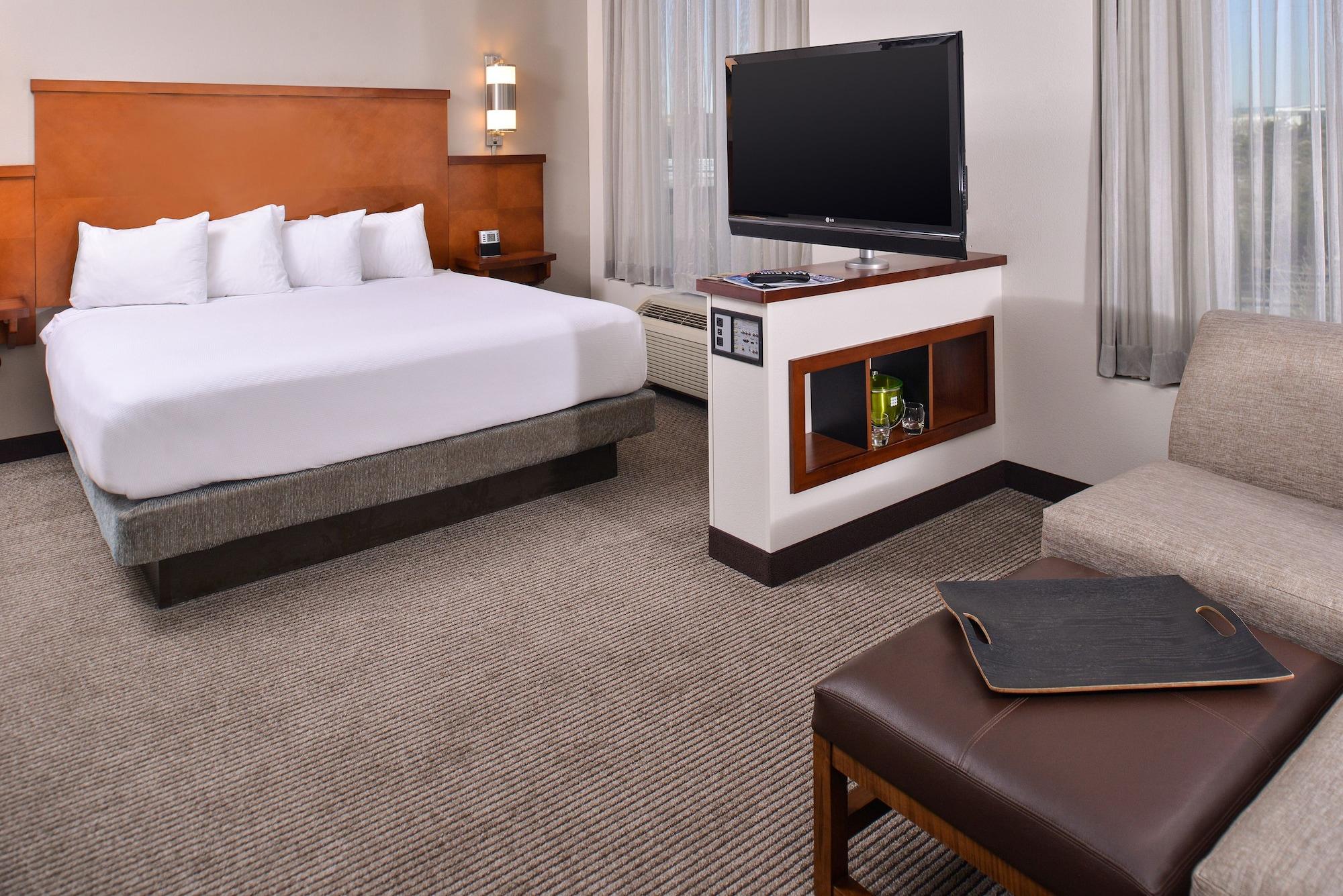 Hyatt Place Garden City Exterior photo