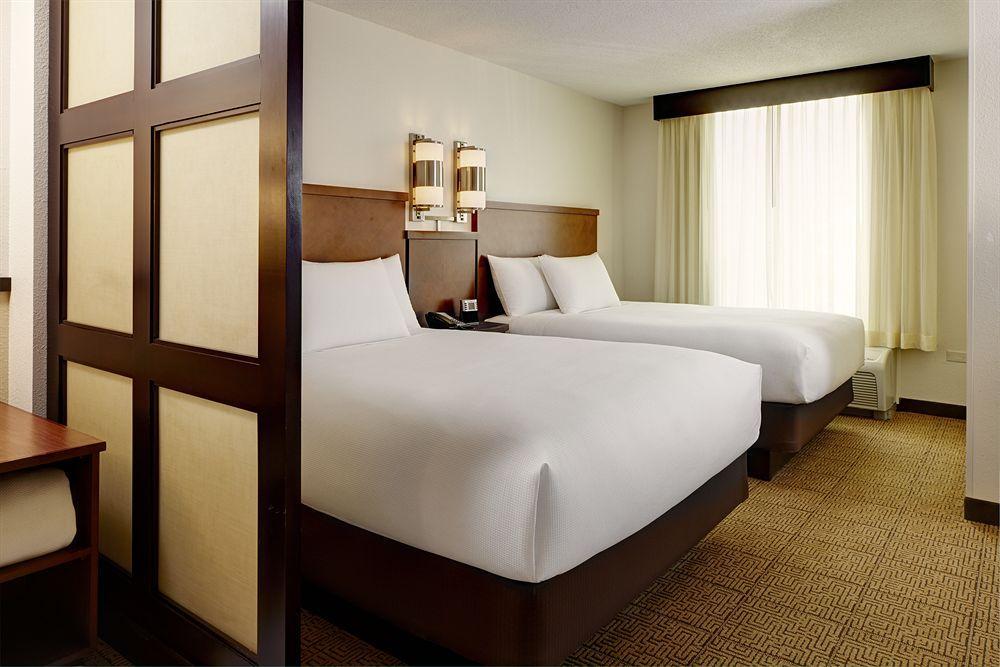 Hyatt Place Garden City Exterior photo