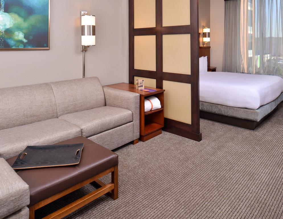 Hyatt Place Garden City Exterior photo